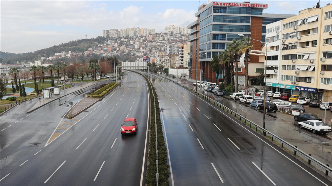 Ege'de 2021'in ilk gününde cadde ve sokaklarda sessizlik hakim