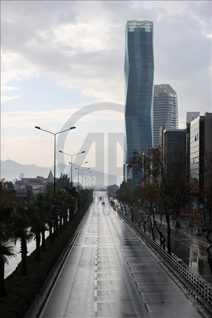Ege'de 2021'in ilk gününde cadde ve sokaklarda sessizlik hakim