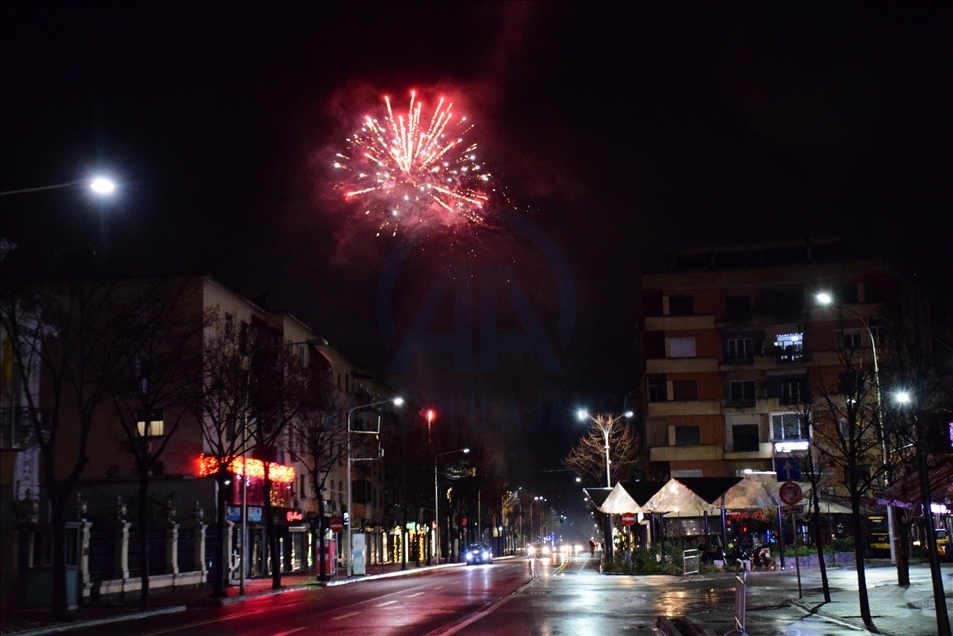 Viti i Ri në Maqedoninë e Veriut, Shqipëri dhe Kosovë, pa festimet tradicionale nëpër sheshe (TIRANË)