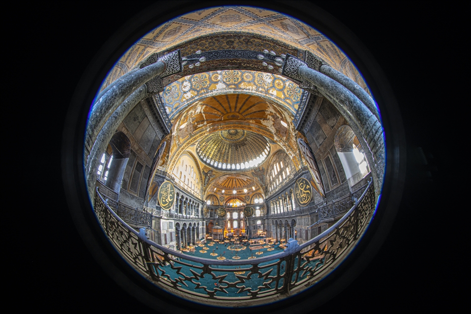Ayasofya-i Kebir Camii Şerifi balikgözü objektif ile görüntülendi.