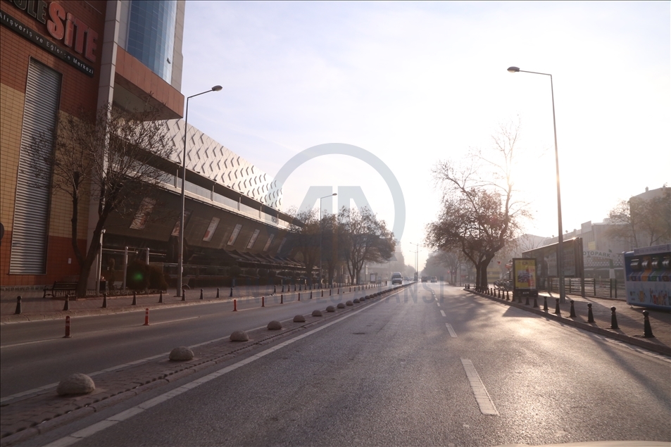 Konya'da 2021'in ilk gününde cadde ve sokaklarda sessizlik hakim