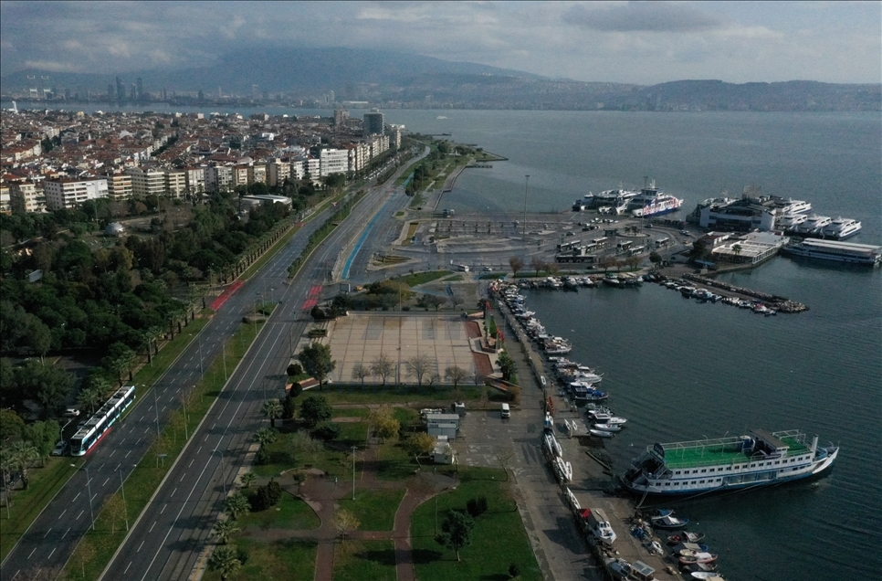 Ege'de 2021'in ilk gününde cadde ve sokaklarda sessizlik hakim
