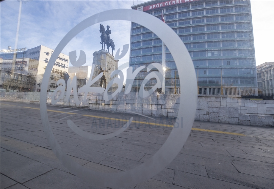 Ankara'da sokağa çıkma kısıtlamasına uyuluyor