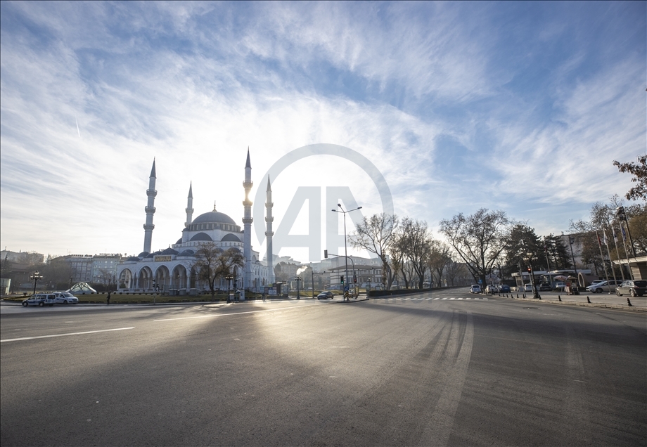 Ankara'da sokağa çıkma kısıtlamasına uyuluyor