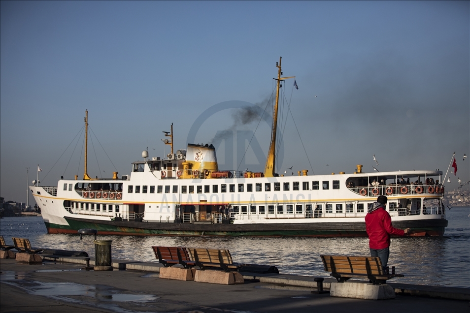 Estambul sigue vacía en medio del toque de queda por la pandemia