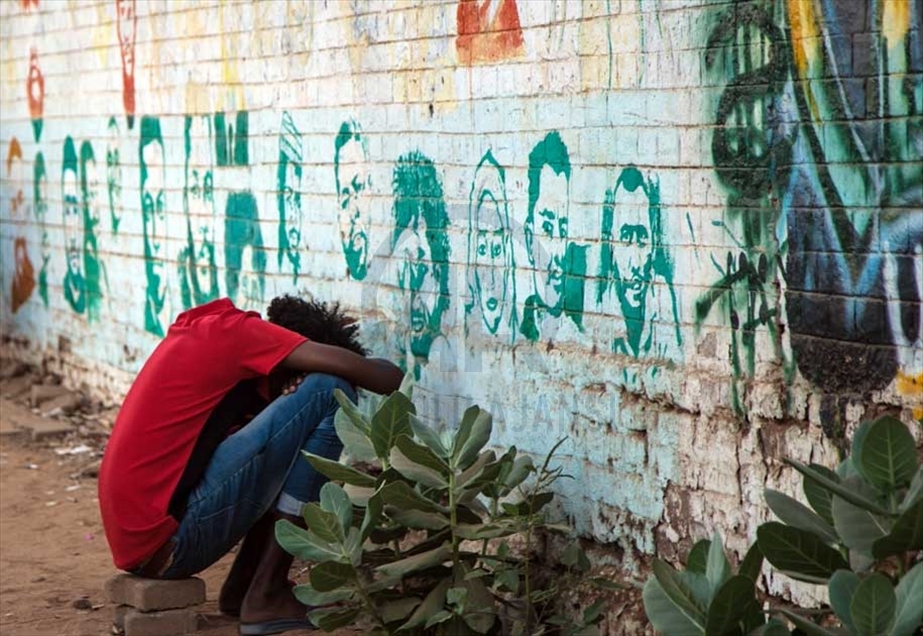 نفذ عشرات السودانيين، الأحد، وقفة 