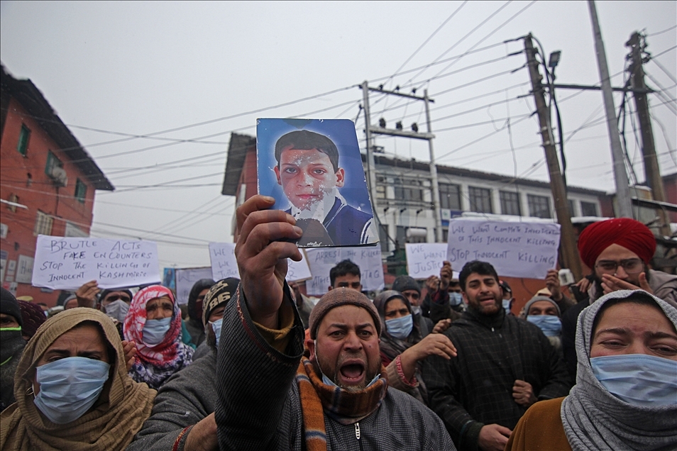 Families of killed youth stage protest in Srinagar - Anadolu Ajansı