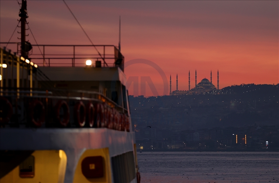 Mentari terbit di Istanbul