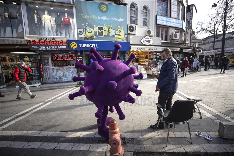 En Estambul crean actividades para generar conciencia sobre las medidas contra el coronavirus