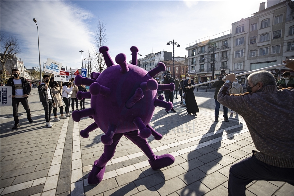 En Estambul crean actividades para generar conciencia sobre las medidas contra el coronavirus