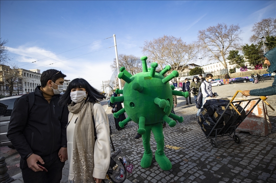 En Estambul crean actividades para generar conciencia sobre las medidas contra el coronavirus
