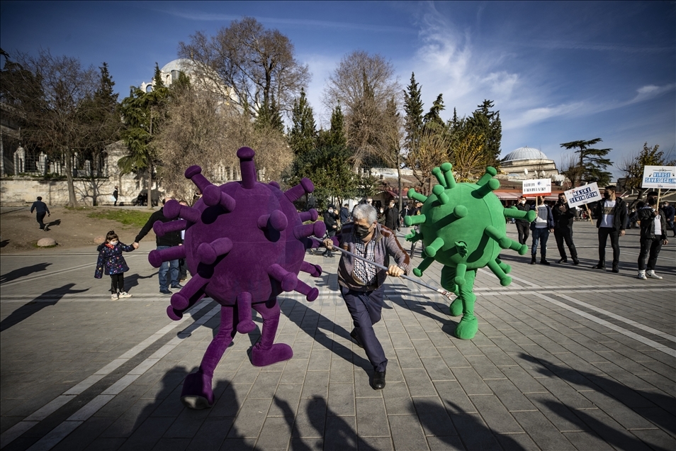 En Estambul crean actividades para generar conciencia sobre las medidas contra el coronavirus