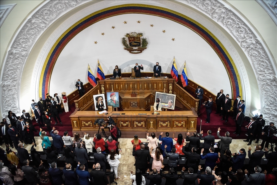 Instalación de la nueva Asamblea Nacional de Venezuela de mayoría oficialista