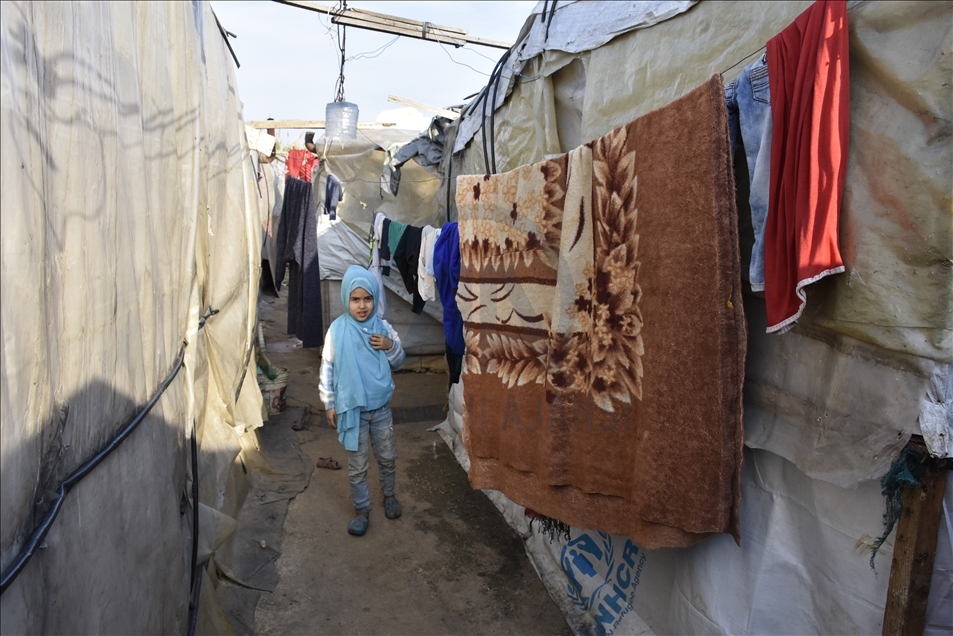 مخيم "بحنين".. لاجئون سوريون يعيشون مأساة تهجير جديدة