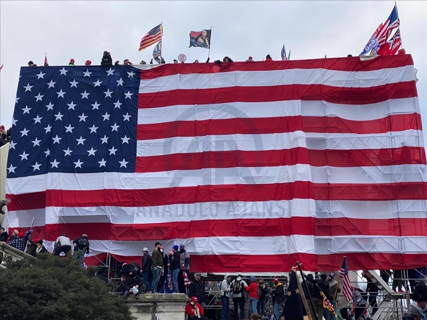 Pendukung Trump serbu Gedung Capitol di Washington