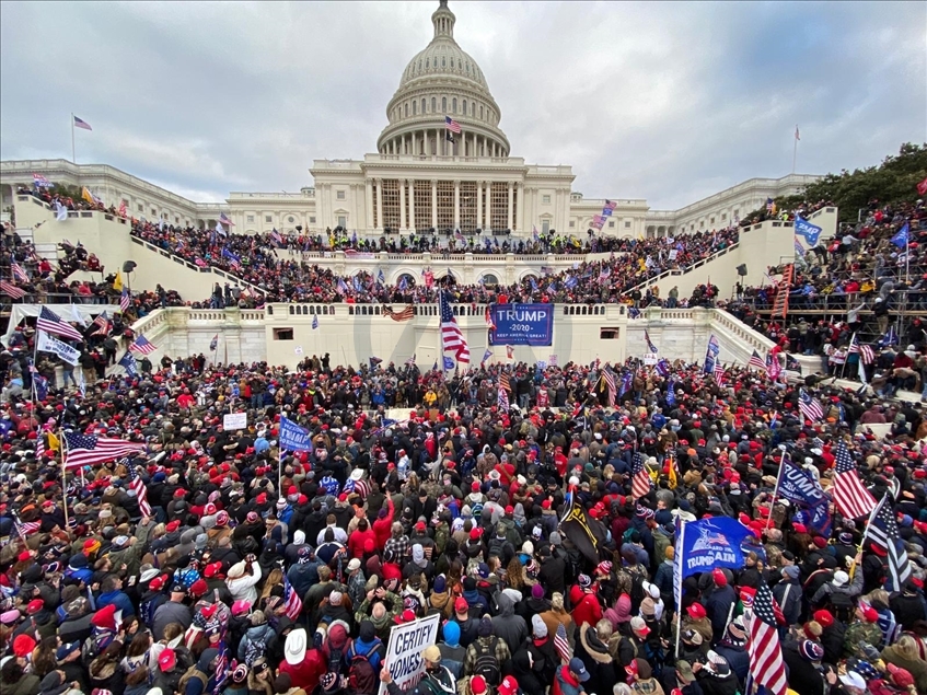 Pendukung Trump serbu Gedung Capitol di Washington