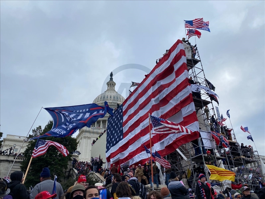 Pendukung Trump serbu Gedung Capitol di Washington