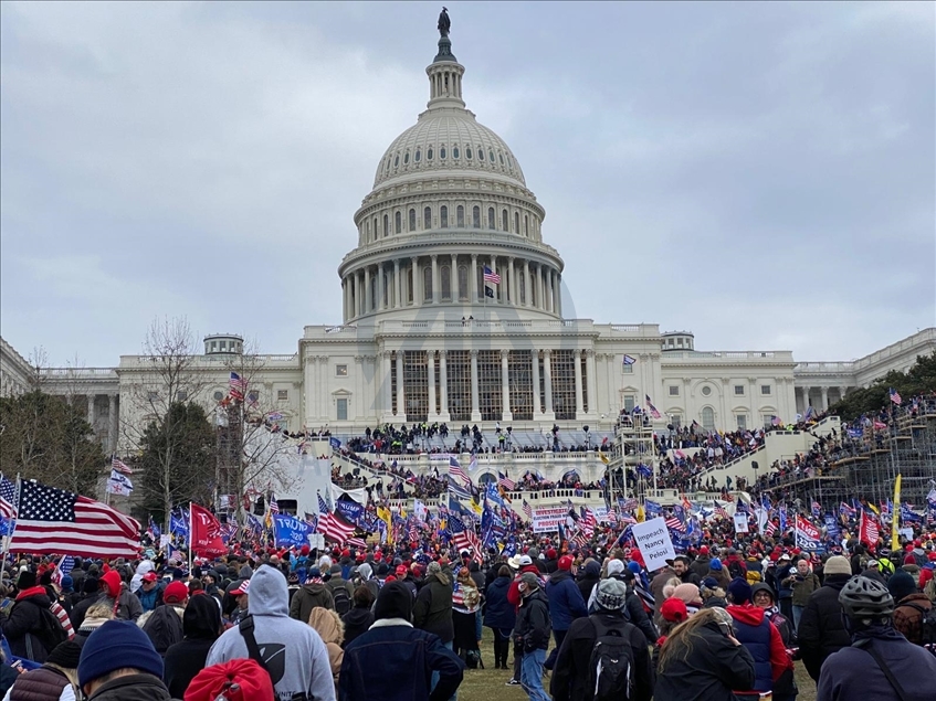 Pendukung Trump serbu Gedung Capitol di Washington