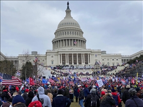 Pendukung Donald Trump serbu Gedung Capitol di Washington