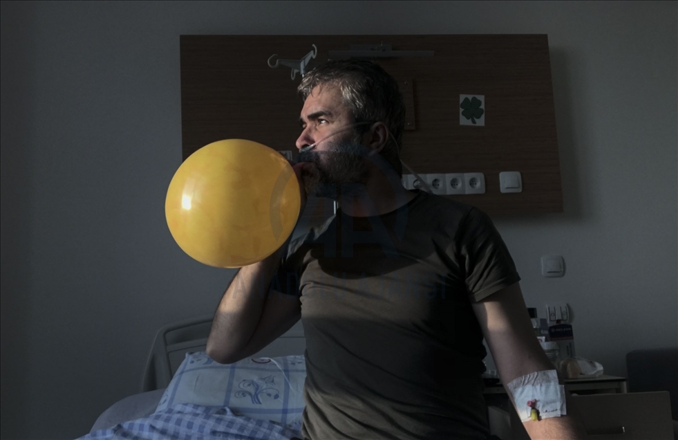 Kovid-19'u yenen AA foto muhabiri Aydoğan 26 günlük tedavi sürecini çektiği fotoğraflarla anlattı