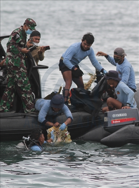Обломки разбившегося в Индонезии самолета доставлены на экспертизу в кризисный центр