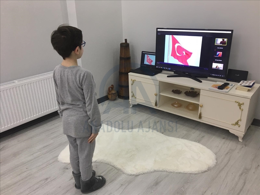 Bakan Selçuk'tan, "Okulların bahçesinde İstiklal Marşı okunsun" çağrısı