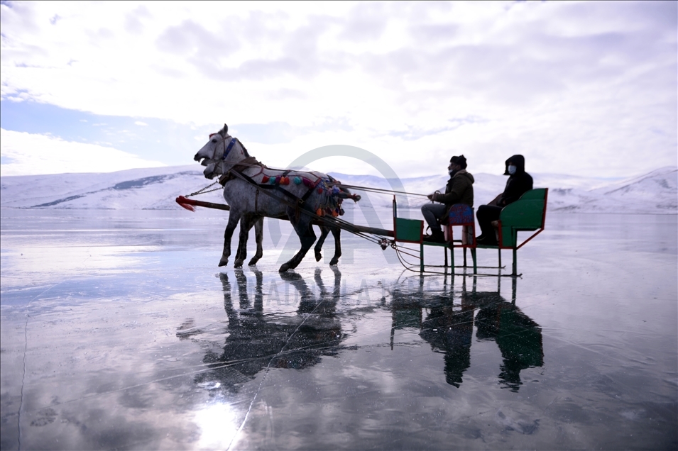 Sleighs Tour On Ice Covered Lake Cildir In Eastern Turkey Anadolu Ajansı 8168