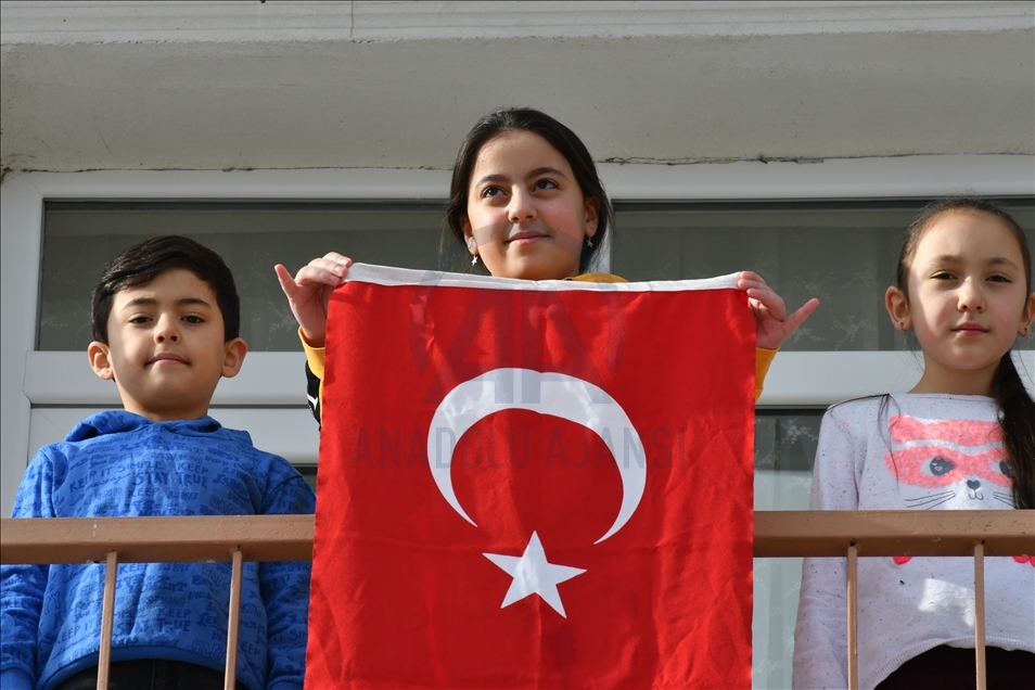 Bakan Selçuk'un, "Okulların bahçesinde İstiklal Marşı okunsun" çağrısı