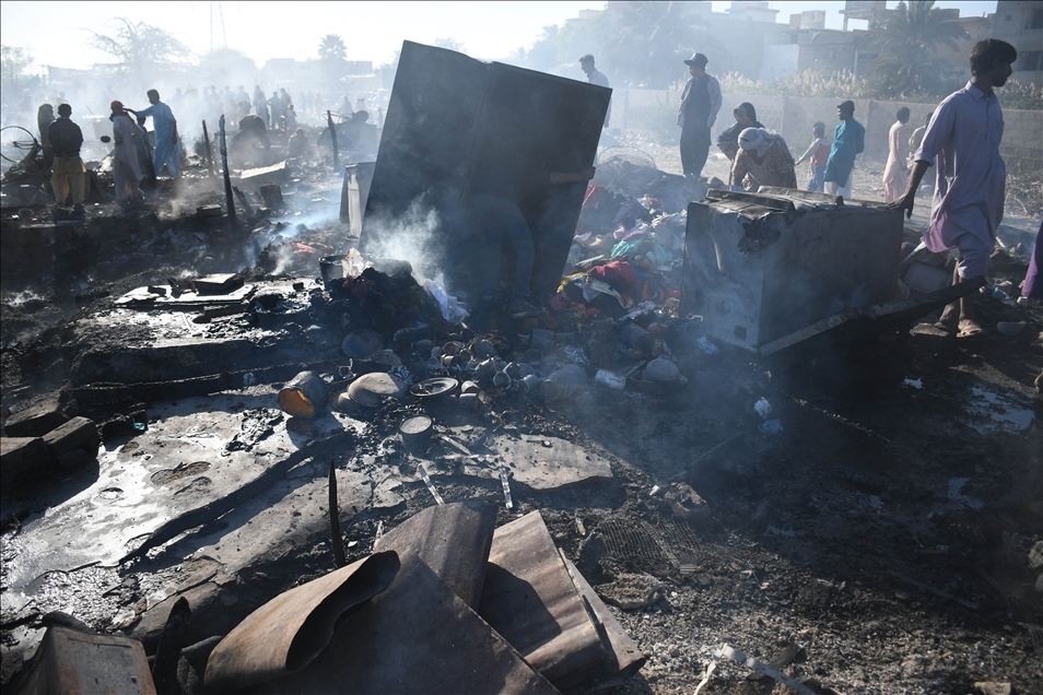 Fire erupts in slum area of Gulshan-e-Iqbal in Pakistan