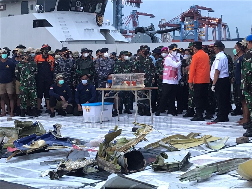 Indonesian rescue team finds black box of crashed passenger plane