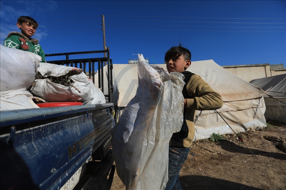 Li Ezêzê malên bi brîkêtan tên çêkirin ji bo kesên di konan da dijîn bûne hêvî