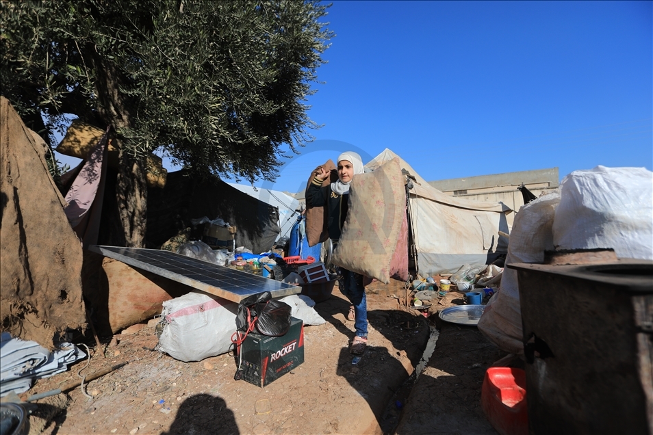 Li Ezêzê malên bi brîkêtan tên çêkirin ji bo kesên di konan da dijîn bûne hêvî