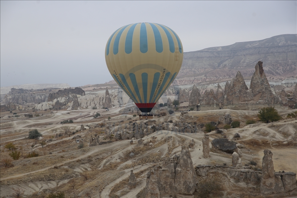 سال گذشته بیش از 120 هزار گردشگر کاپادوکیای ترکیه را از فراز آسمان تماشا کردند