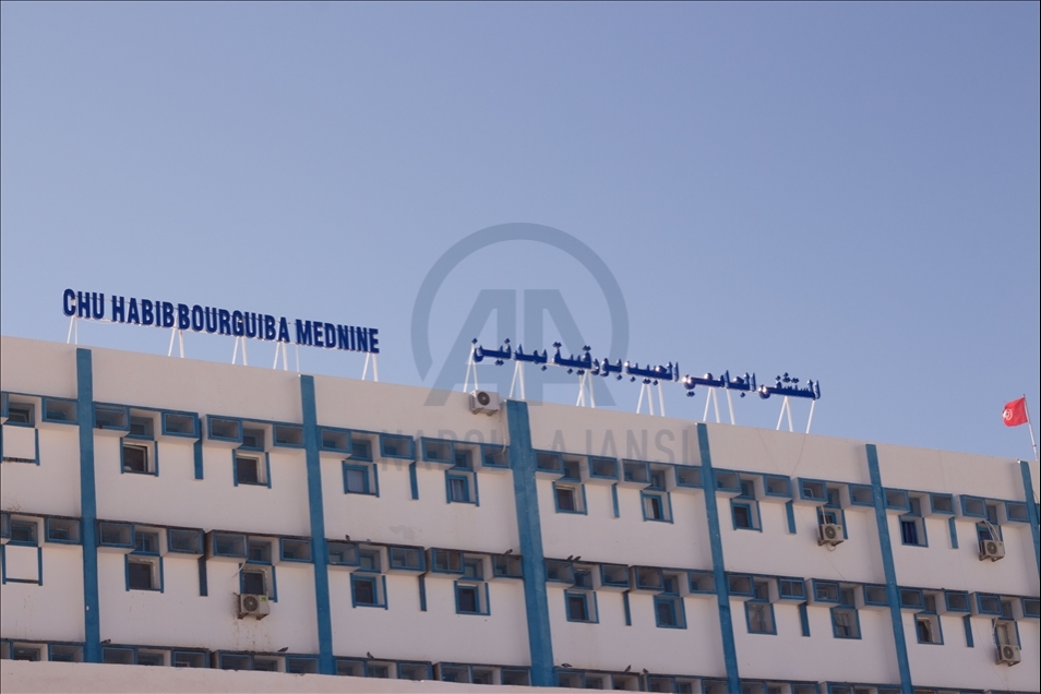 Tunisie/TİKA: Des aides médicales acheminées à l’hôpital de Médenine 3