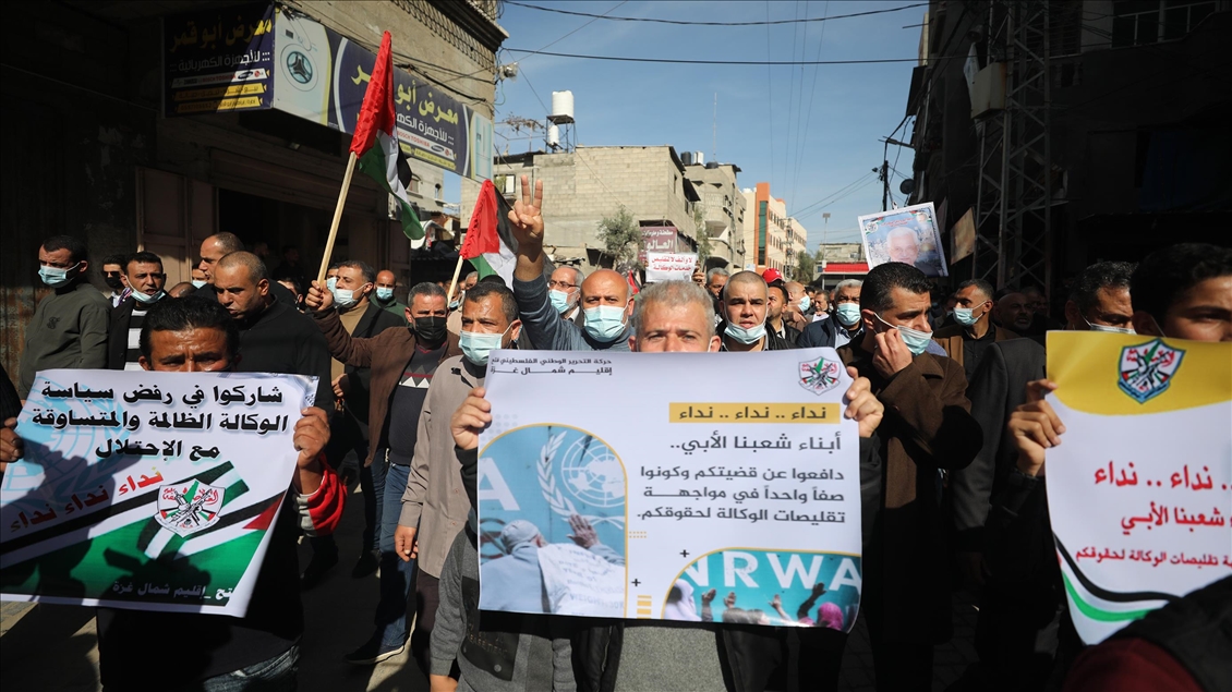 اعتراض مردم فلسطین به تصمیم آژانس کار و امداد سازمان ملل متحد 