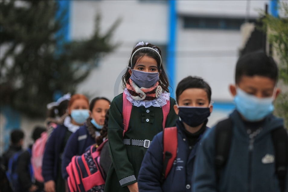 عودة طلاب المرحلة الابتدائية بغزة إلى المدارس