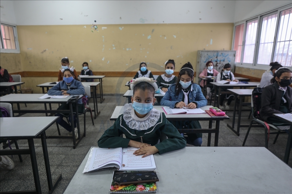 Gazze Şeridi'nde Kovid-19 nedeniyle kapalı olan okullar yeniden açıldı