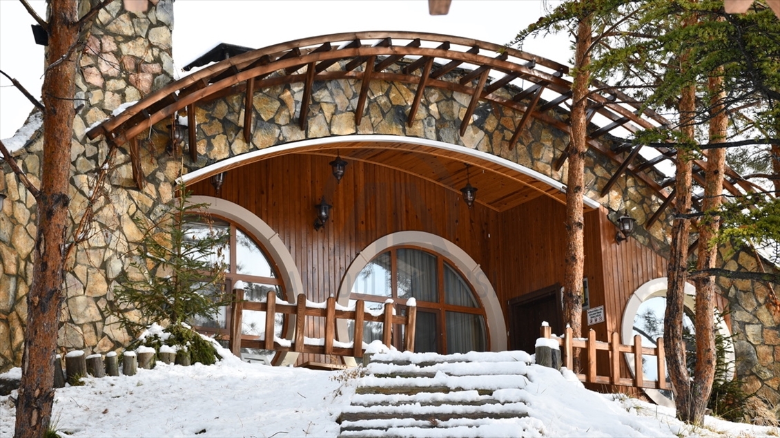 Turquie: Les maisons de Hobbits de Sivas sublimées par la neige