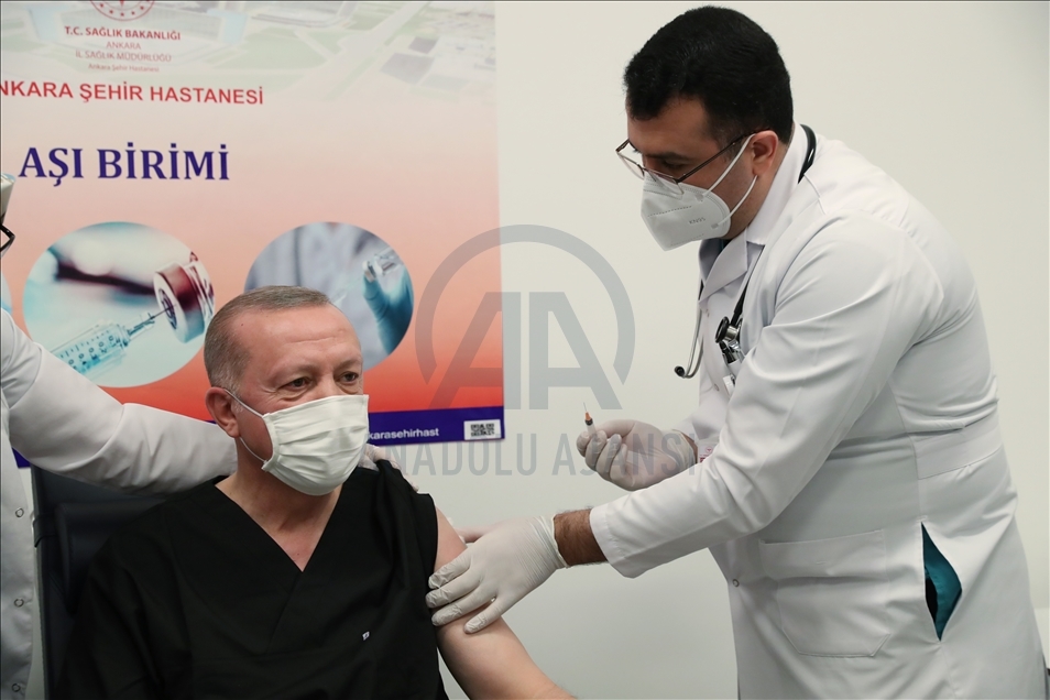Cumhurbaşkanı Erdoğan, Kovid-19 aşısı oldu