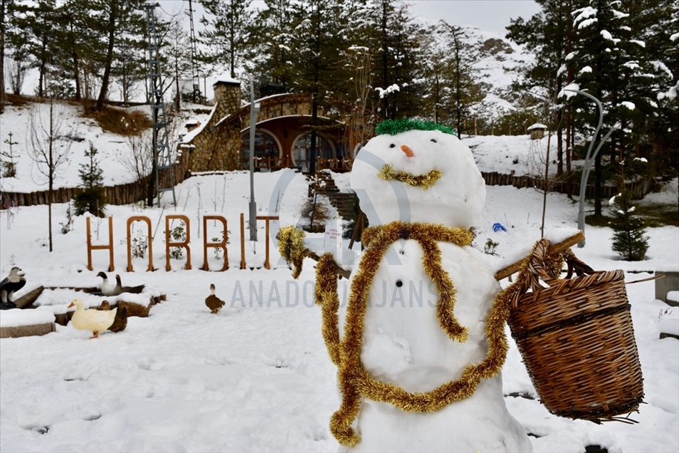 Turquie: Les maisons de Hobbits de Sivas sublimées par la neige