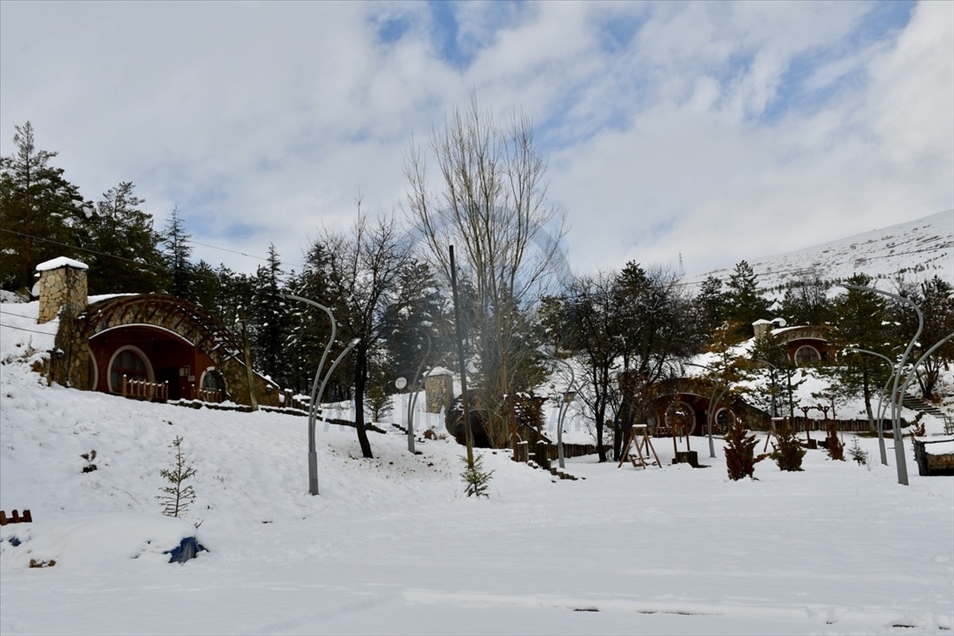 Turquie: Les maisons de Hobbits de Sivas sublimées par la neige