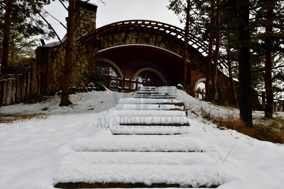Turquie: Les maisons de Hobbits de Sivas sublimées par la neige