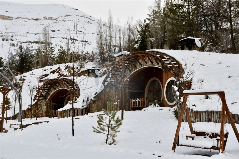 Turquie: Les maisons de Hobbits de Sivas sublimées par la neige