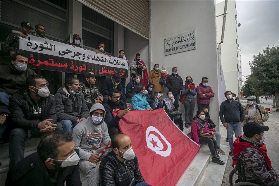 لهم مطالب.. الأمن التونسي يمنع مسيرة لجرحى الثورة