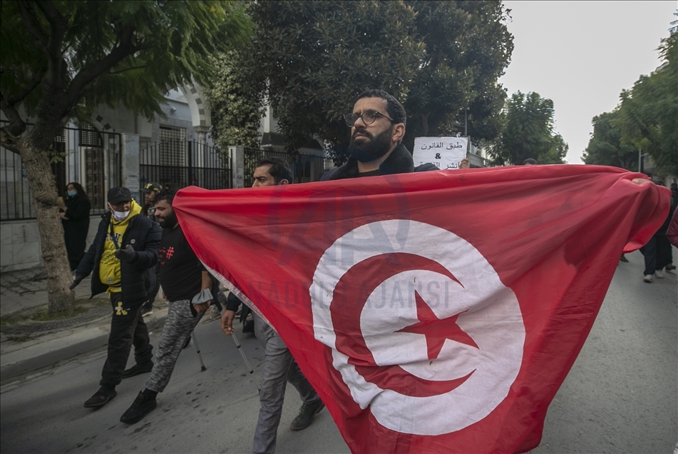 لهم مطالب.. الأمن التونسي يمنع مسيرة لجرحى الثورة