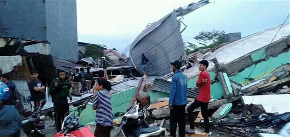 Endonezya'da 6,2 büyüklüğünde deprem: 3 ölü, 24 yaralı