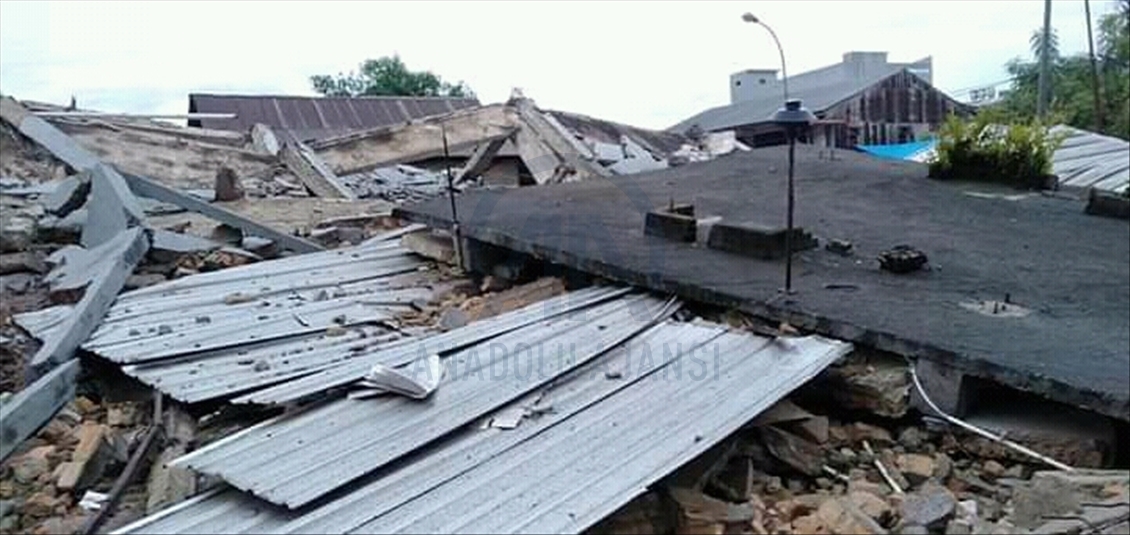 Endonezya'da 6,2 büyüklüğünde deprem: 3 ölü, 24 yaralı
