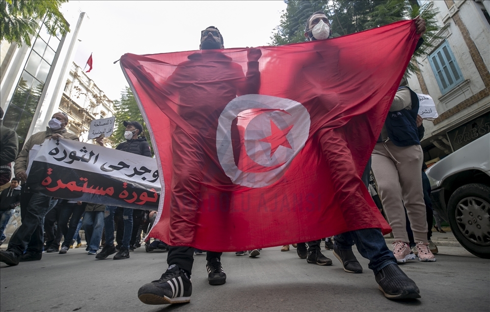 لهم مطالب.. الأمن التونسي يمنع مسيرة لجرحى الثورة