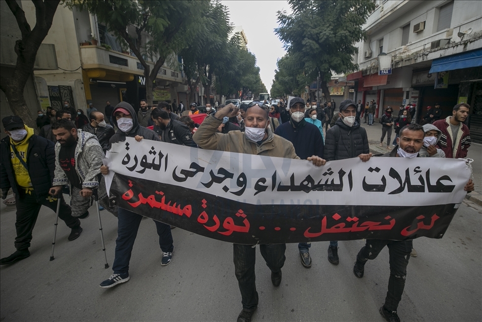 لهم مطالب.. الأمن التونسي يمنع مسيرة لجرحى الثورة