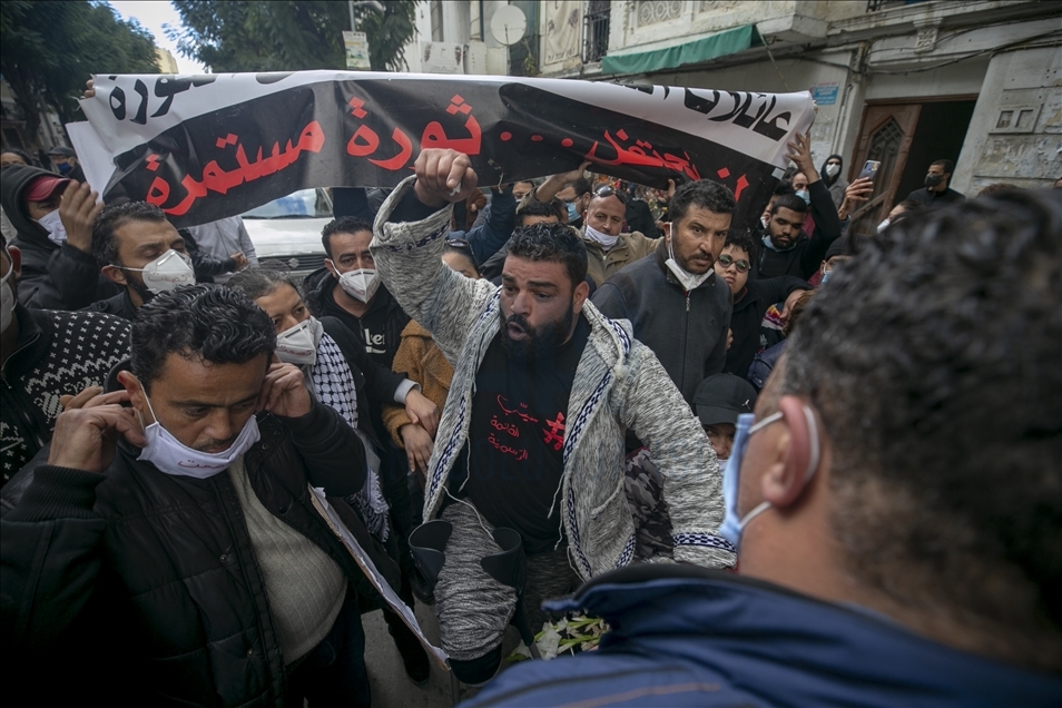 لهم مطالب.. الأمن التونسي يمنع مسيرة لجرحى الثورة